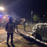 FW-EN: Zwei brennende PKWs auf einem Hattinger Campingplatz