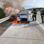 FW-ROW: Brennender PKW auf Autobahn