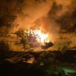 FW-PI: Elmshorn: Brand zweier Gartenlauben führt zu Großeinsatz der Feuerwehr