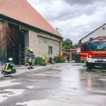 FW-DT: Detmolder Feuerwehr bekämpft Brand in Scheune