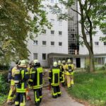 FW-GLA: Brand in leerstehendem Hochhaus – aufwendiger Einsatz für die Feuerwehr