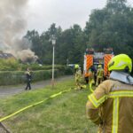 FW Hannover: Brand zerstört Gartenlaube