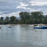 FW Frankenthal: Festgefahrene Jacht auf dem Rhein