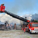FW-RD: Großfeuer auf landwirtschaftlichem Betrieb in Pemeln