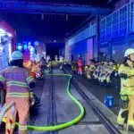 FW-GL: Einsatzreiche Nacht – Feuerwehr Bergisch Gladbach rückt in 12 Stunden zu vier Bränden aus