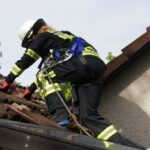 FW Celle: Auf den Dächern von Celle – Fortbildung „Arbeiten im absturzgefährdeten Bereich“