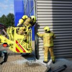 FW Ratingen: Brand nach Abflämmen von Unkraut – Feuerwehr Ratingen verhindert größeren Gebäudebrand