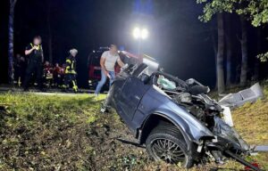 FW Lüchow-Dannenberg: Erneut schwerer Verkehrsunfall in Lüchow-Dannenberg +++ Zwei Fahrzeuge kollidieren auf der B71 frontal +++ Beide Fahrer versterben noch an der Unfallstelle
