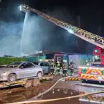 FW-DO: Feuer in Lindenhorst / Brennende Schrottautos und Reifen
