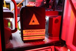 FFW Schiffdorf: Feuerwehr öffnet Tür für Rettungsdienst