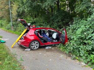 FW-HAAN: Verkehrsunfall mit zwei verletzten Personen