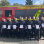 FW Bremerhaven: Feuerwehrakademie Bremerhaven bildet aus – erfolgreiche Prüfung zum Truppführer für 15 angehende Berufsfeuerwehrmänner