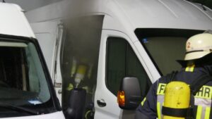 FW Celle: Drei Brände in der Nacht – Celler Feuerwehr erneut in der Carstensstraße im Einsatz!