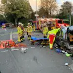 FW-GLA: Verkehrsunfall mit drei Verletzten in Gladbeck