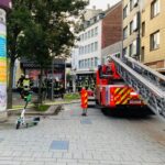 FW-MH: Wohnungsbrand im Mehrfamilienhaus. Mehrere Personen über Drehleiter gerettet – Eine Person schwerverletzt!