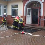 FFW Schiffdorf: Alarm in der Grundschule Sellstedt – Übung unter echten Bedingungen