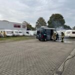 FW Xanten: Camper brennt auf Firmengelände