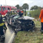 FW-ROW: Schwerer Verkehrsunfall auf Kreisstraße 139 – Feuerwehr befreit eingeklemmte Fahrerin