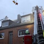FW-E: Brand im Dachstuhl eines Mehrfamilienhauses – keine Verletzten Personen