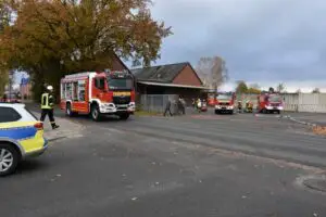 FW-ROW: Feuer in Lagerhalle – Feuerwehr verhindert schlimmeres