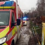 FW Bocholt: Bauarbeiter stürzte in Baugrube