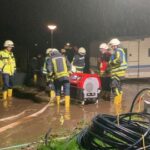 FW-EN: 60 Einsatzkräfte von Feuerwehr DLRG und THW im Hochwassereinsatz am Camping- und Mobilheimplatz in Hattingen