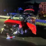 FW Bad Honnef: Autofahrerin bei Alleinunfall schwer verletzt aus Fahrzeug gerettet