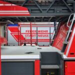 FW-NE: Zimmerbrand auf der Adolf-Flecken-Straße | Zwei Personen verletzt
