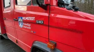FW Helmstedt: Korrektur Telefonnummer: Sachbeschädigung an Feuerwehrfahrzeug in Emmerstedt