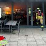 FW Stuttgart: Brennende Fritteuse in Gaststätte