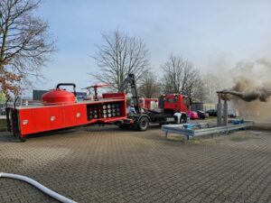 FW Bergheim: Mehrere Einsätze beschäftigen Feuerwehr in Bergheim Kind in Klettergerüst eingeklemmt – Rauch in Gewerbebetrieb – Verkehrsunfall mit verletzter Person