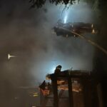 FW Menden: Gartenhaus brennt vollständig aus