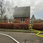 FW-RE: Wohnungsbrand – eine Person schwerst verletzt gerettet