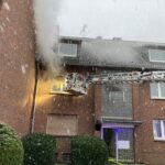 FW Dinslaken: Zimmerbrand mit Menschenleben in Gefahr