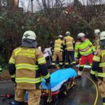 FW-EN: Schwerer Verkehrsunfall mit eingeklemmter Person auf der Wittener Landstraße – 64- jährige wurde schonend aus dem Fahrzeug gerettet