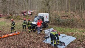 FW Bad Honnef: Rettung einer Person im Wald erfordert größeren Einsatz verschiedener Einsatzkräfte