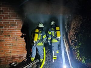 FW-KLE: Zwei Verletzte nach Wohnungsbrand