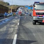 FW Bad Honnef: Verkehrsunfall auf der A3: PKW kollidierte mit Bus
