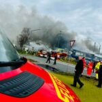 FW-RE: Vollbrand einer Lagerhalle in Herten-Süd – Feuerwehr Recklinghausen unterstützt umfassend die Feuerwehr Herten