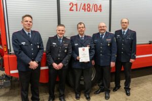 FW Flotwedel: Thomas Cammann mit silbernem Feuerwehr-Ehrenzeichen am Band des Landes Niedersachsen ausgezeichnet