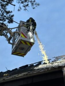 FW Bad Honnef: 110 Einsatzkräfte bei erneutem Großbrand in Bad Honnef im Einsatz