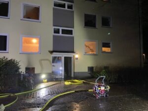 FW Hannover: Kellerbrand in Bothfeld: Feuerwehr verhindert Ausbreitung