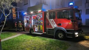 FW Weil der Stadt: Küchenbrand in Mehrfamilienhaus