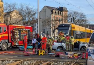 FW Dresden: Informationen zum Einsatzgeschehen von Feuerwehr und Rettungsdienst in der Landeshauptstadt Dresden vom 21. Februar 2024