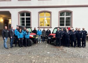 FW LK Neunkirchen: Gemeinsam stark im Katastrophenschutz: Übergabe eines vielseitigen Einsatzfahrzeuges an die Feuerwehr Illingen