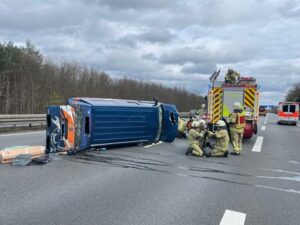FW Lehrte: Verkehrsunfall auf der Autobahn 2
