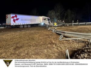FW-M: Lkw-Unfall in Autobahnausfahrt (A99 Ausfahrt Germering)