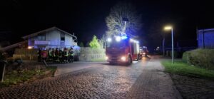 FFW Schiffdorf: Vermeintlicher Schornsteinbrand sorgt für Einsatz in Sellstedt