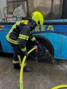 FW Wenden: Gemeldeter Busbrand – Busfahrer verhindert Schlimmeres