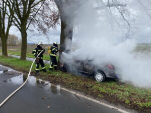 FW Bergheim: Ein Toter bei Unfall auf Landstraße in Bergheim